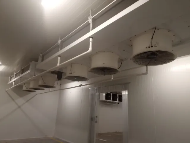 Difusores y retornos en cuarto limpio